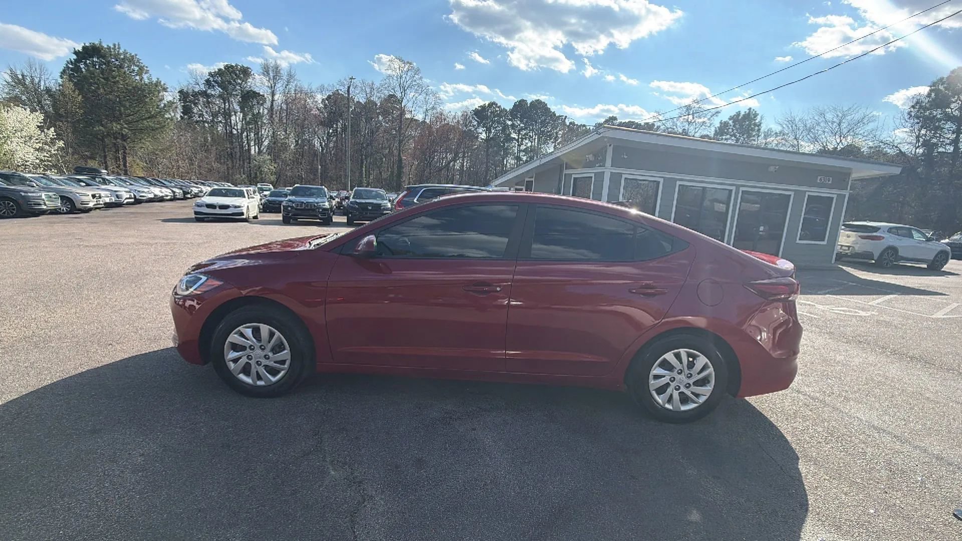 Used 2017 Hyundai Elantra SE image 6