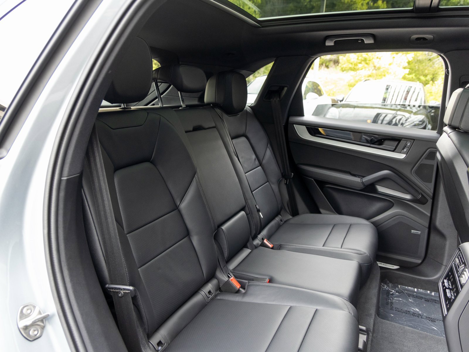 Certified 2025 Porsche Cayenne image 50