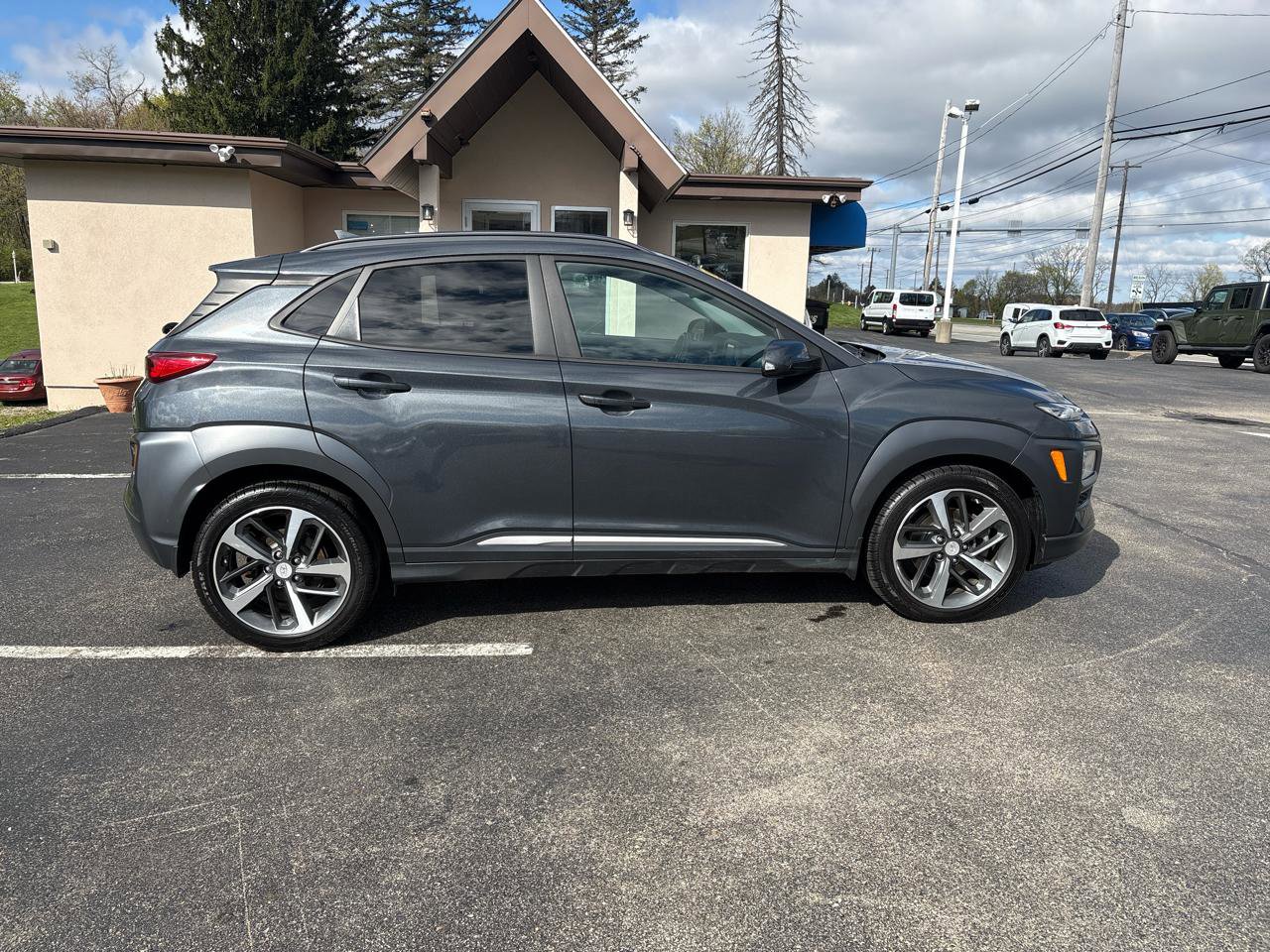 Used 2021 Hyundai Kona Ultimate w/ Cargo Package AWD/4WD image 4