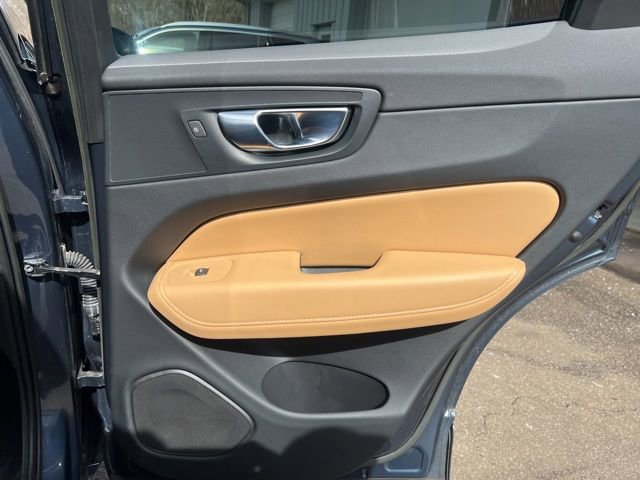 Certified 2023 Volvo XC60 B6 Ultimate w/ Protection Package Premier image 20