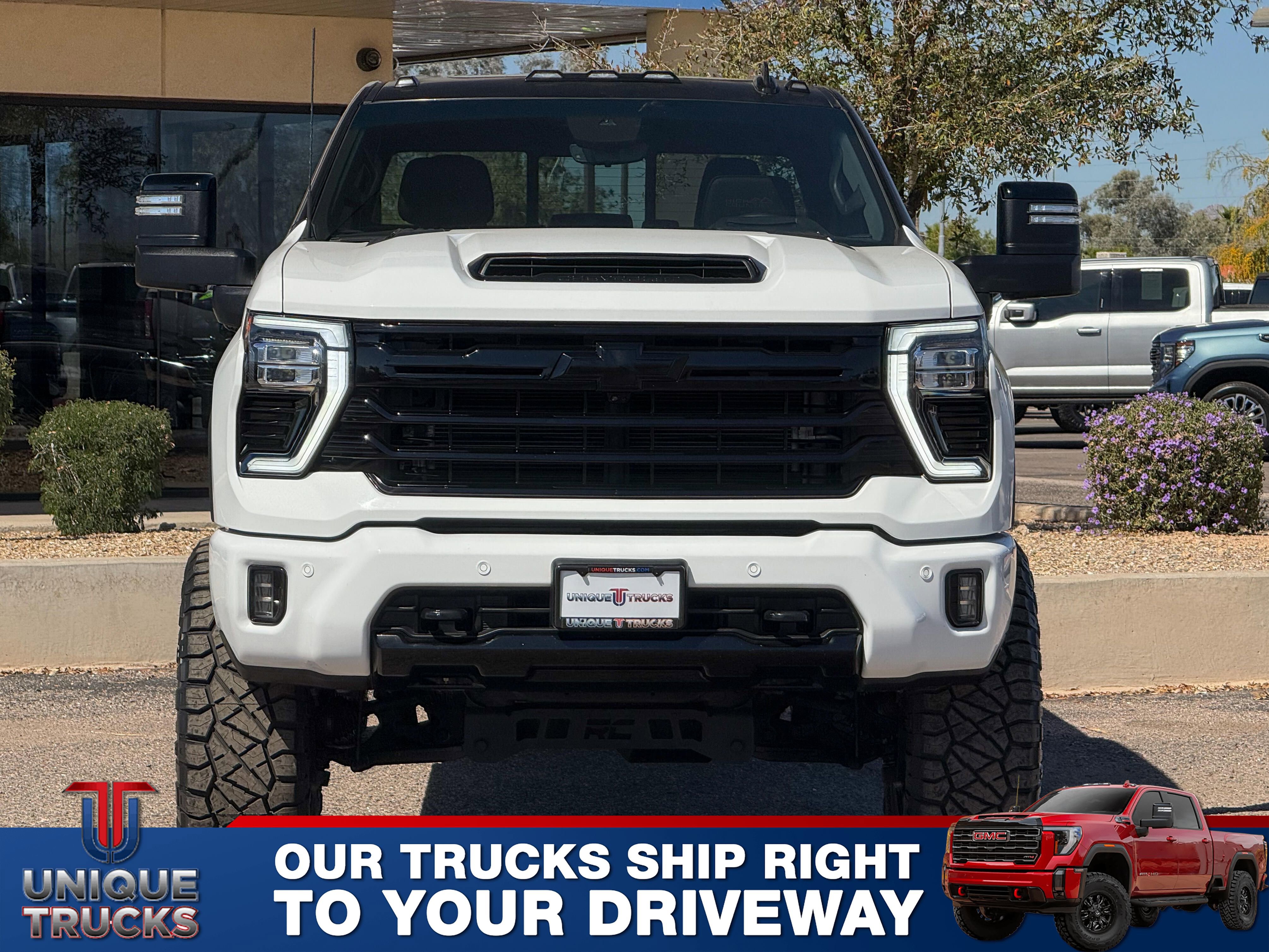 Used 2024 Chevrolet Silverado 2500 High Country w/ High Country Premium Package image 2