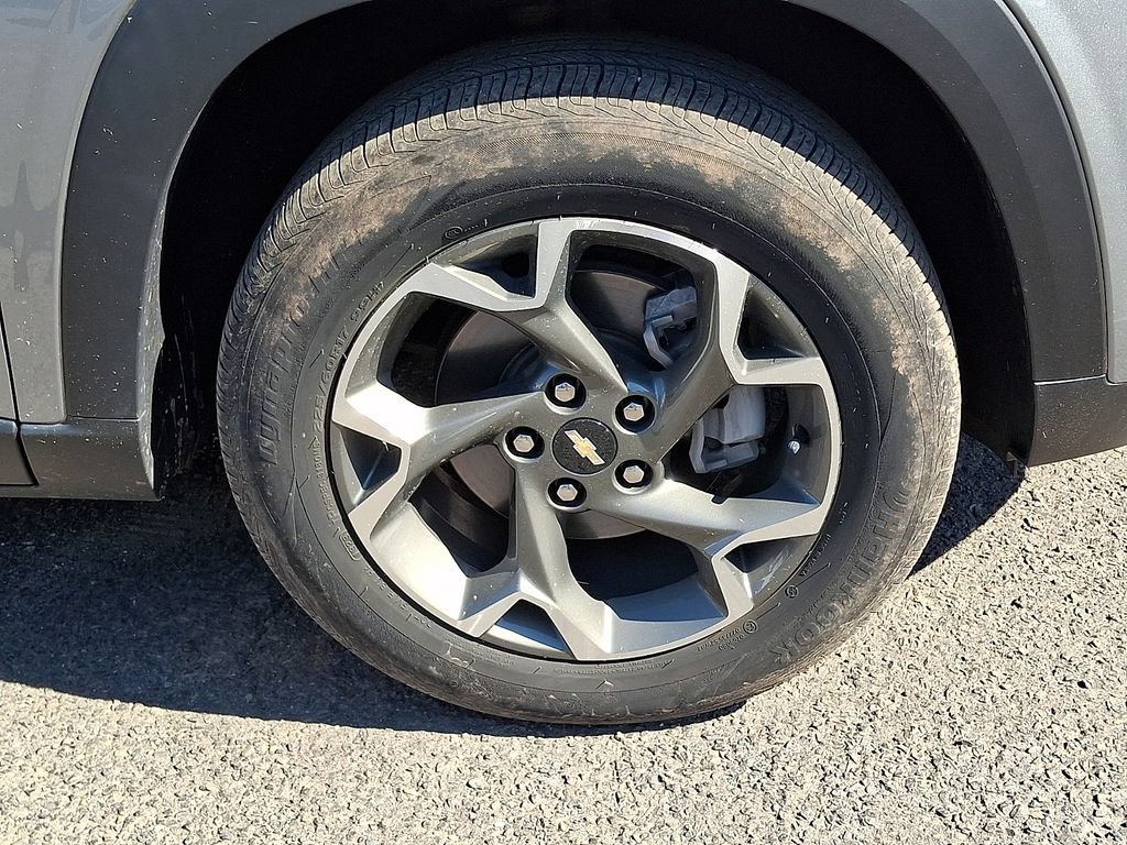Used 2024 Chevrolet Trax LT FWD image 32