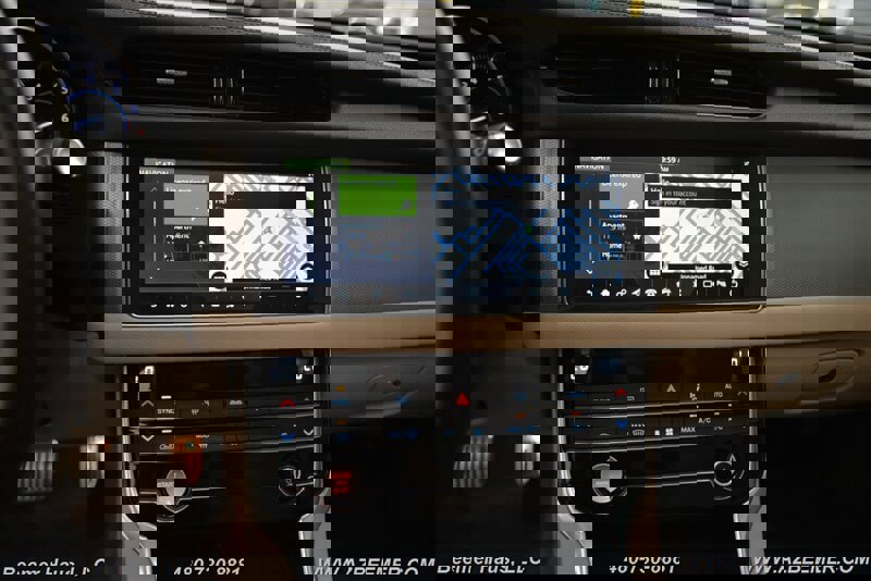 Used 2020 Jaguar XF Premium image 29