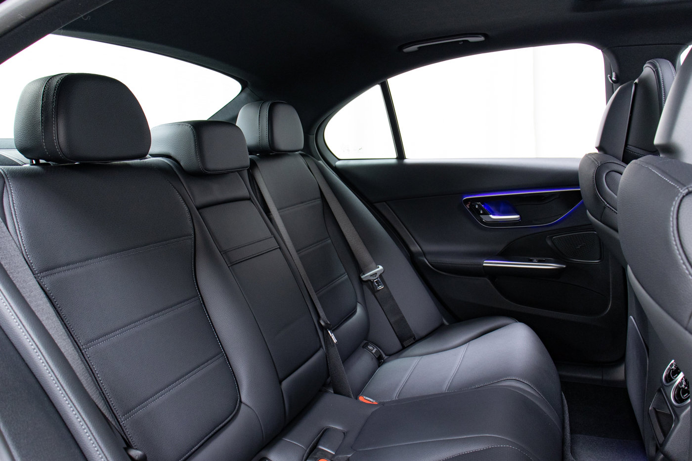 Used 2025 Mercedes-Benz C 300 4MATIC Sedan image 25