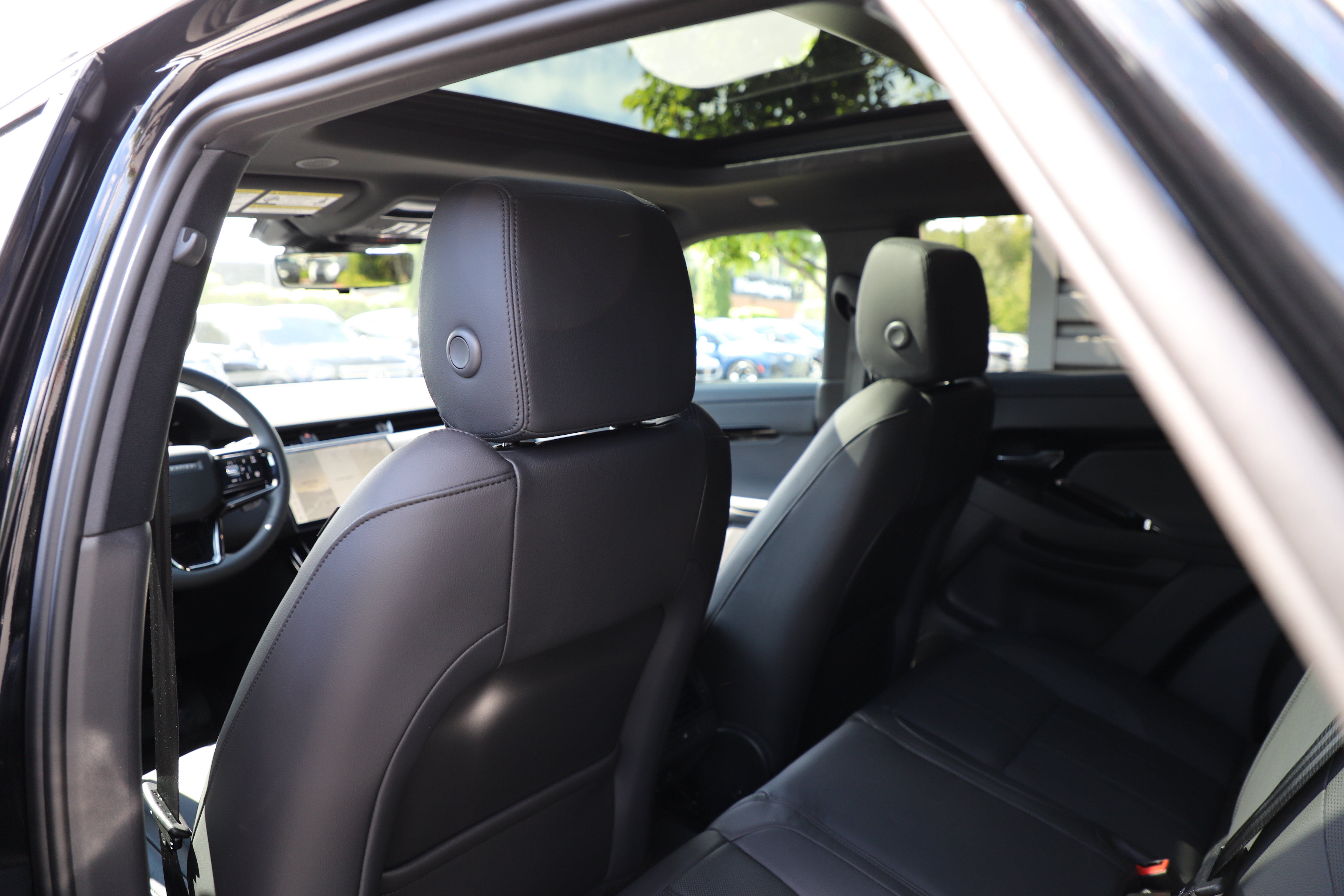 New 2026 Land Rover Range Rover Evoque S AWD/4WD image 15