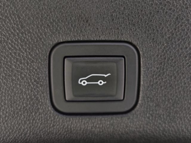 Used 2024 GMC Yukon XL Denali Ultimate AWD/4WD image 12