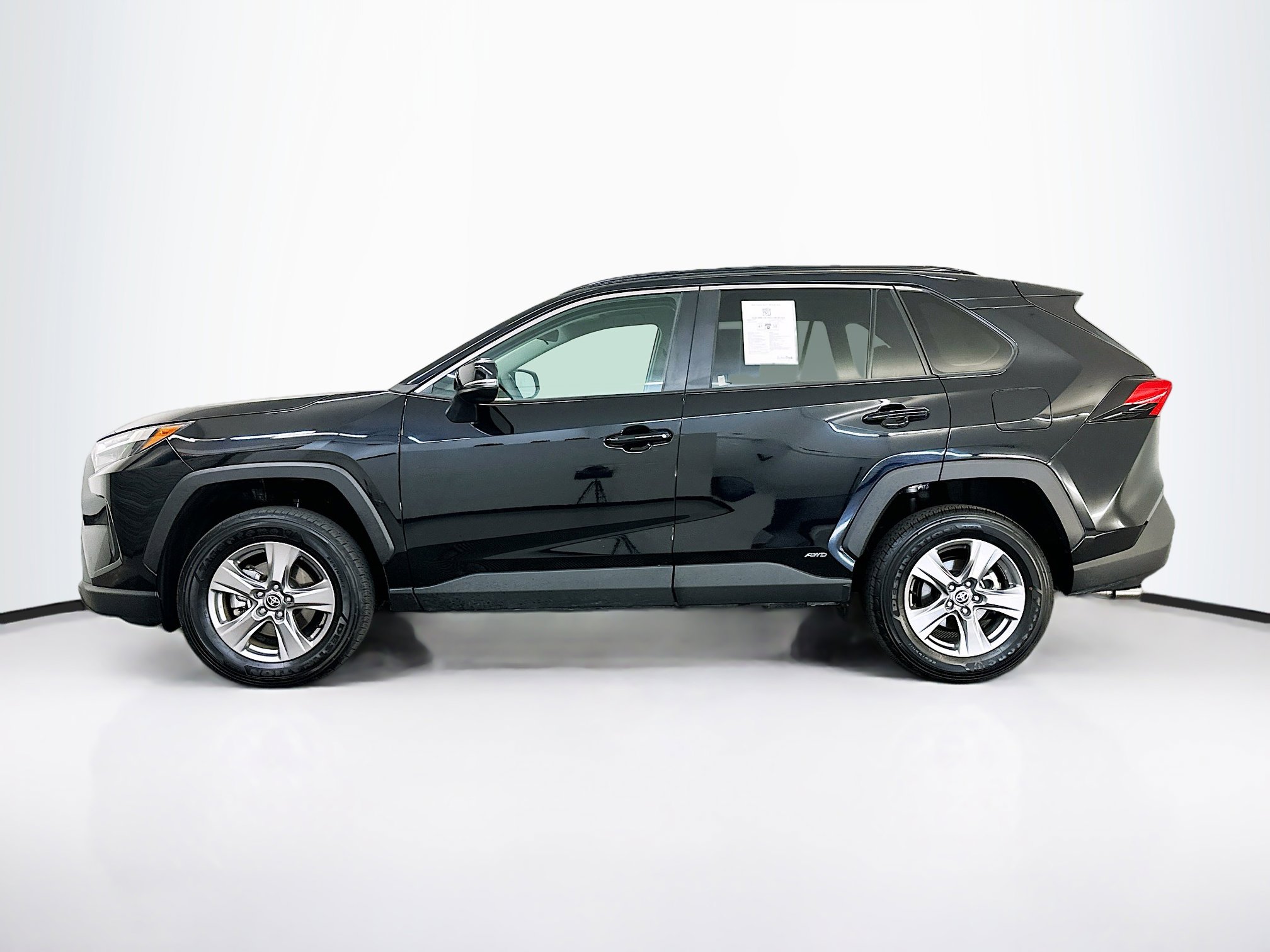 Used 2025 Toyota RAV4 XLE image 4