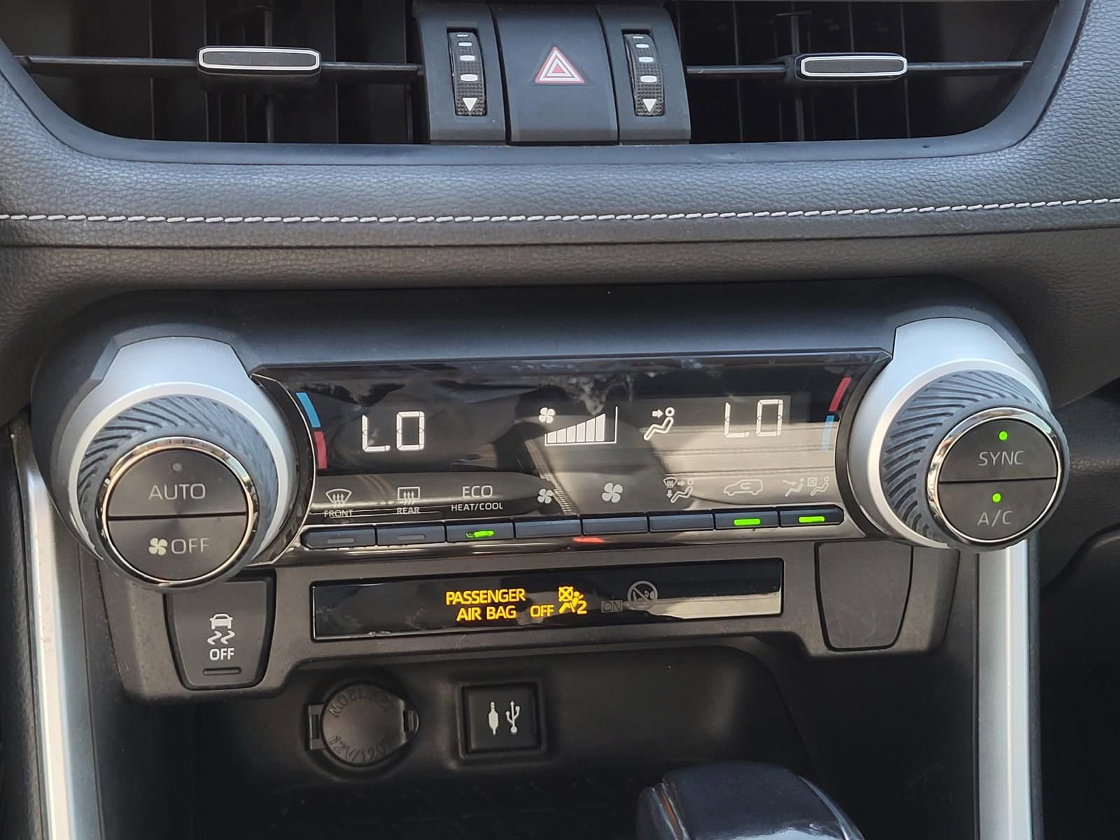 Used 2019 Toyota RAV4 XLE Premium image 23