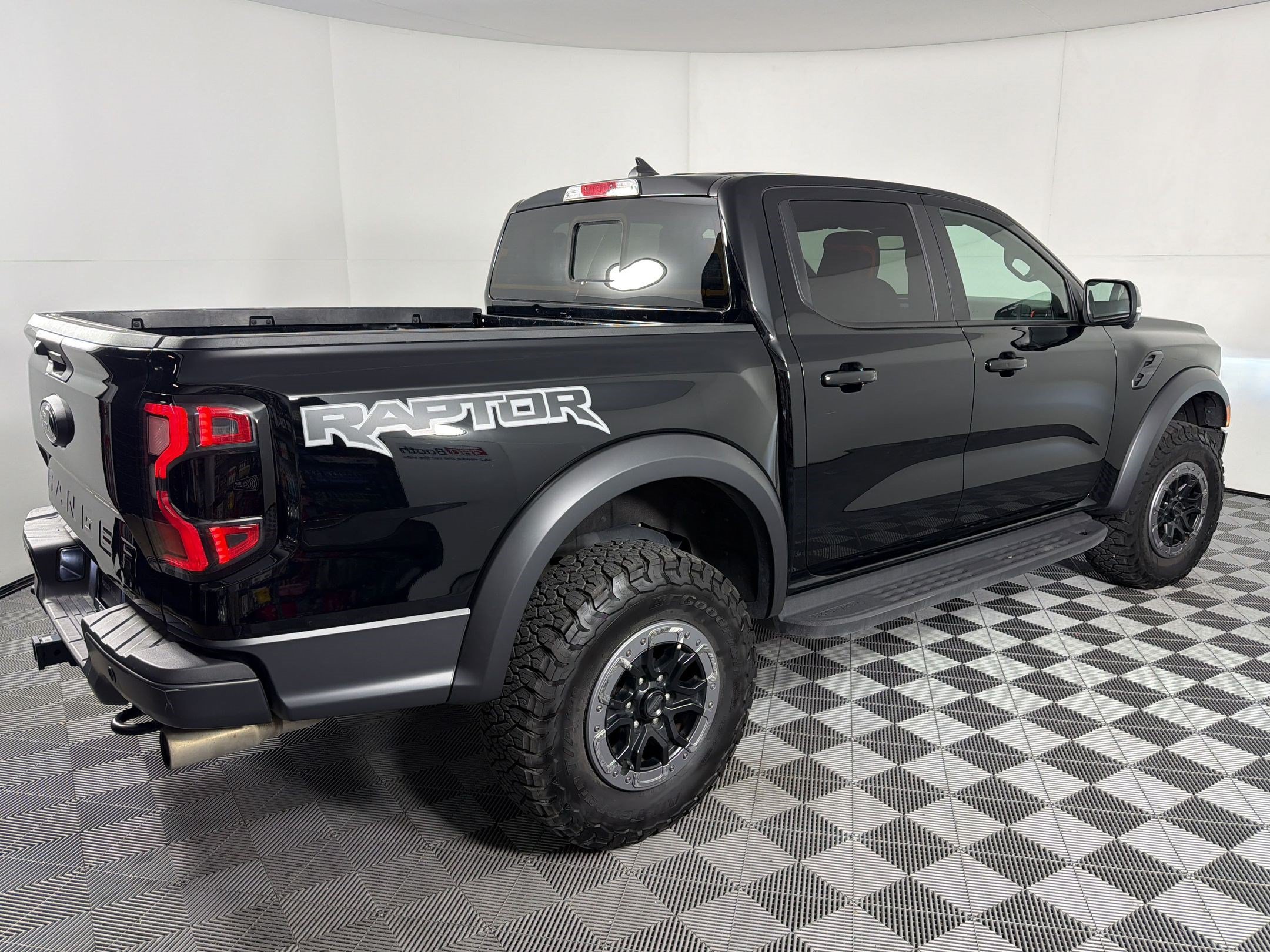 Used 2025 Ford Ranger Raptor AWD/4WD image 9