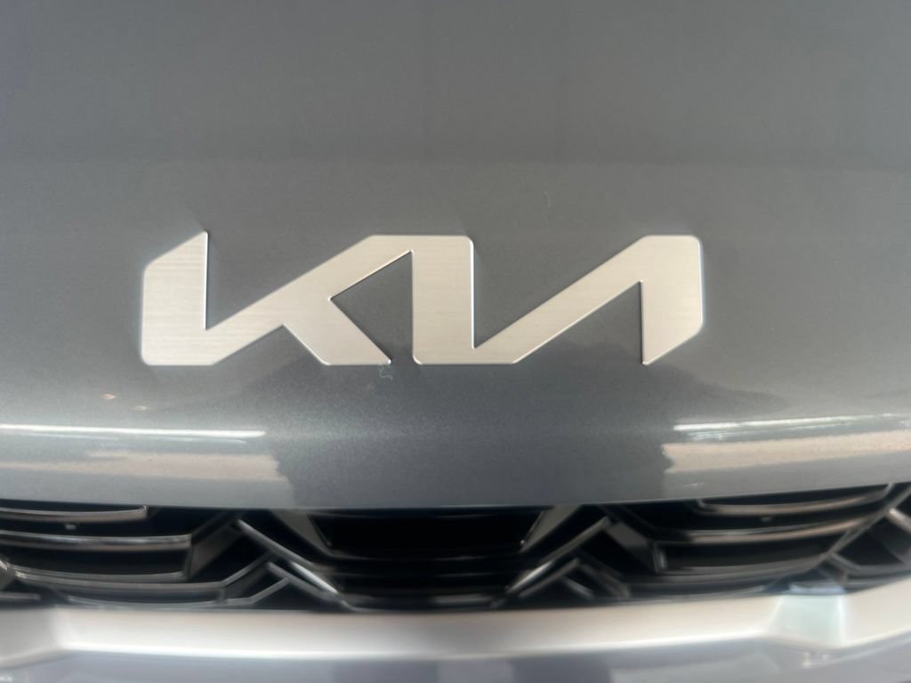 Certified 2024 Kia Sorento LX FWD image 28