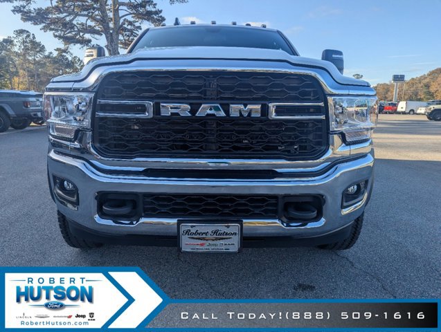 New 2024 RAM 5500 Tradesman w/ Chrome Appearance Group image 4