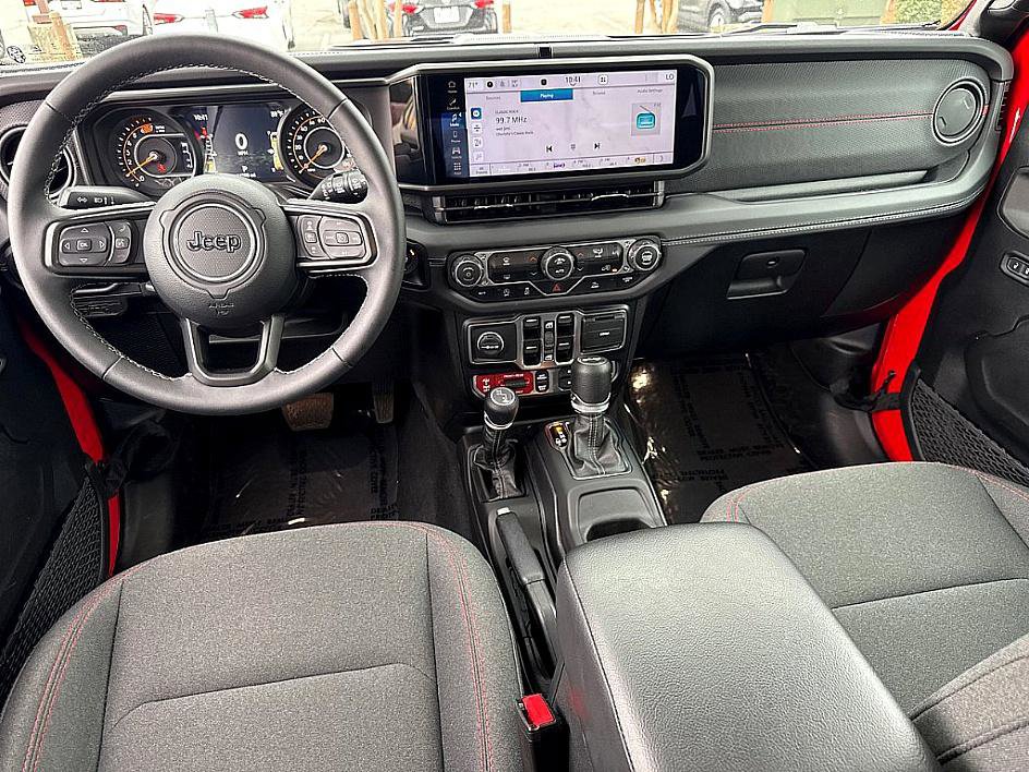 Used 2025 Jeep Wrangler Unlimited Rubicon image 7