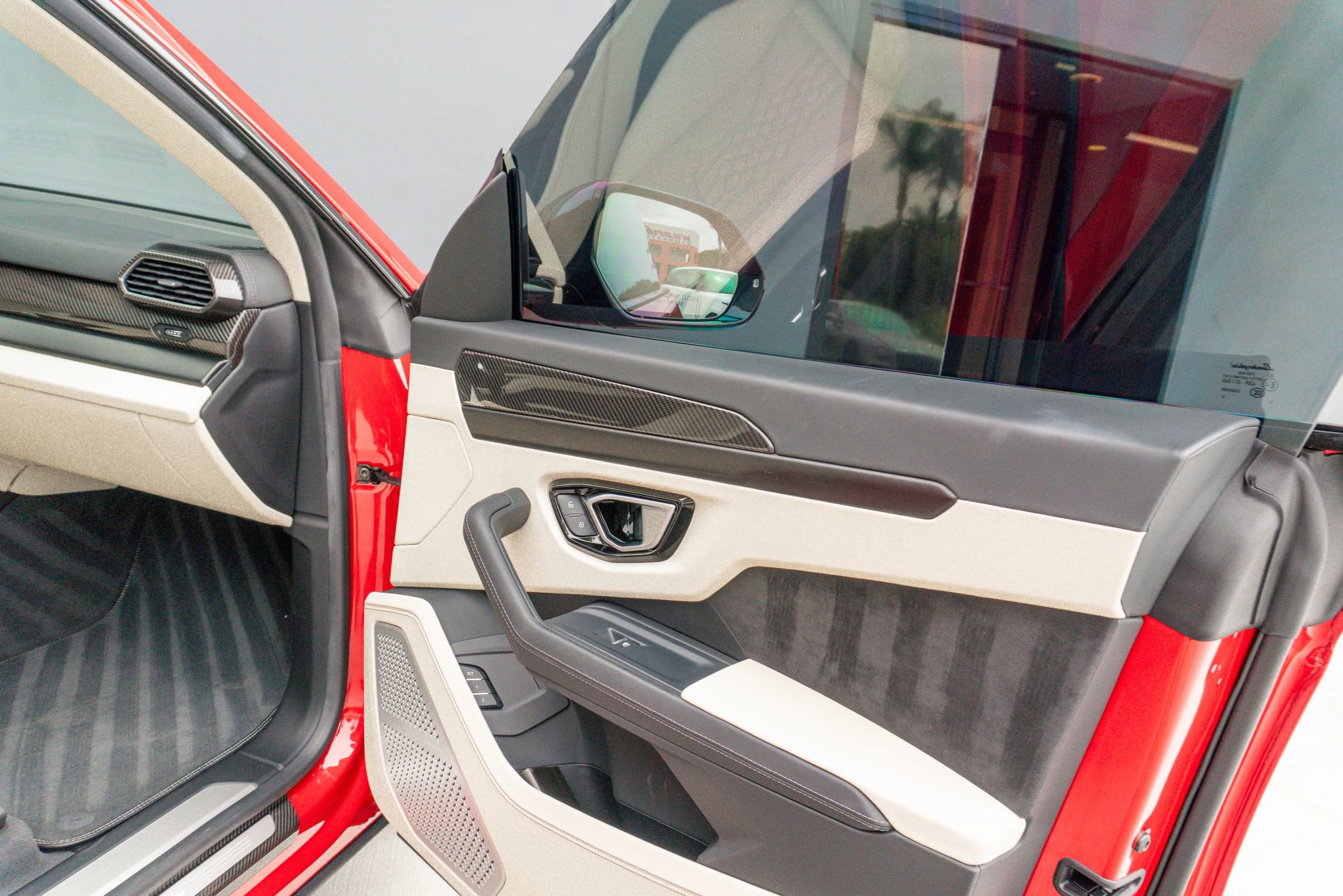 Used 2023 Lamborghini Urus S image 59
