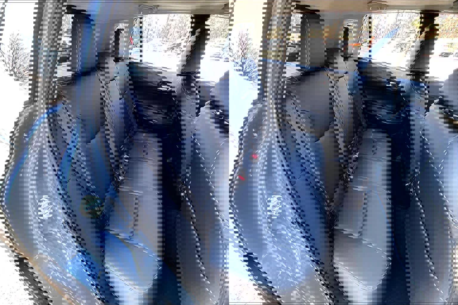 Used 2025 Toyota Corolla Cross XLE w/ Convenience Package image 21