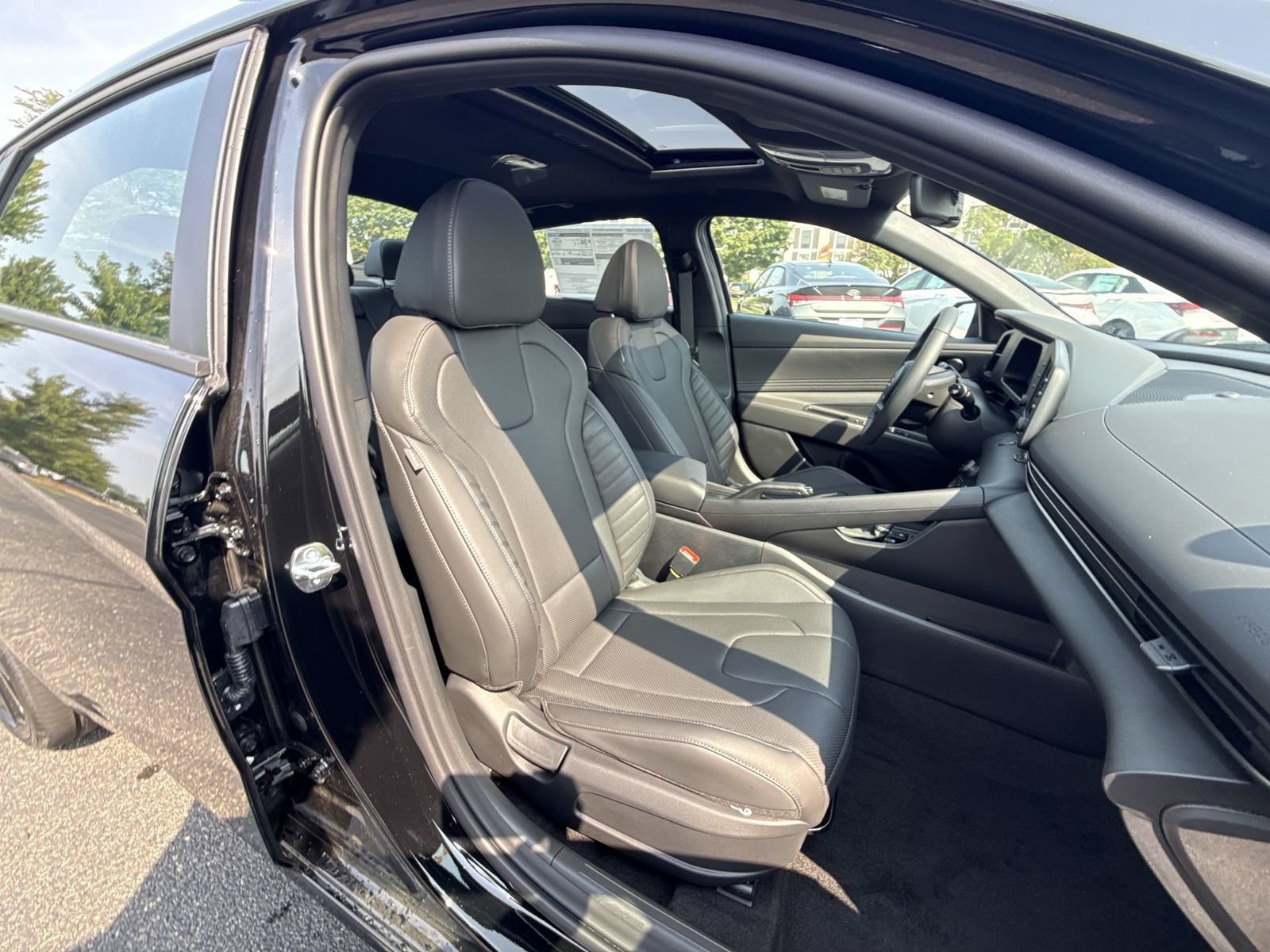 New 2026 Hyundai Elantra SEL Sport FWD image 26