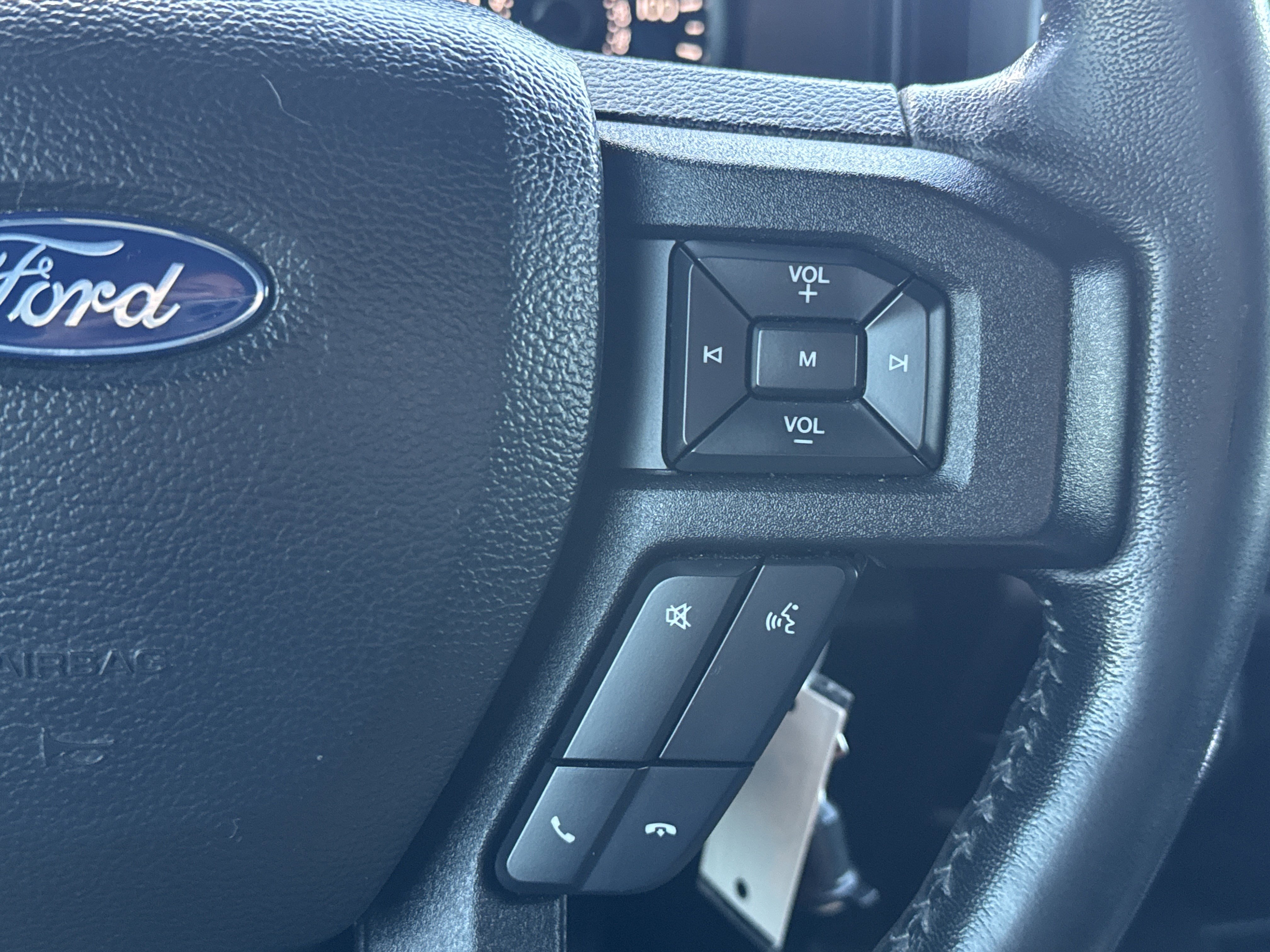 Used 2019 Ford F150 XLT w/ Equipment Group 302A Luxury AWD/4WD image 17