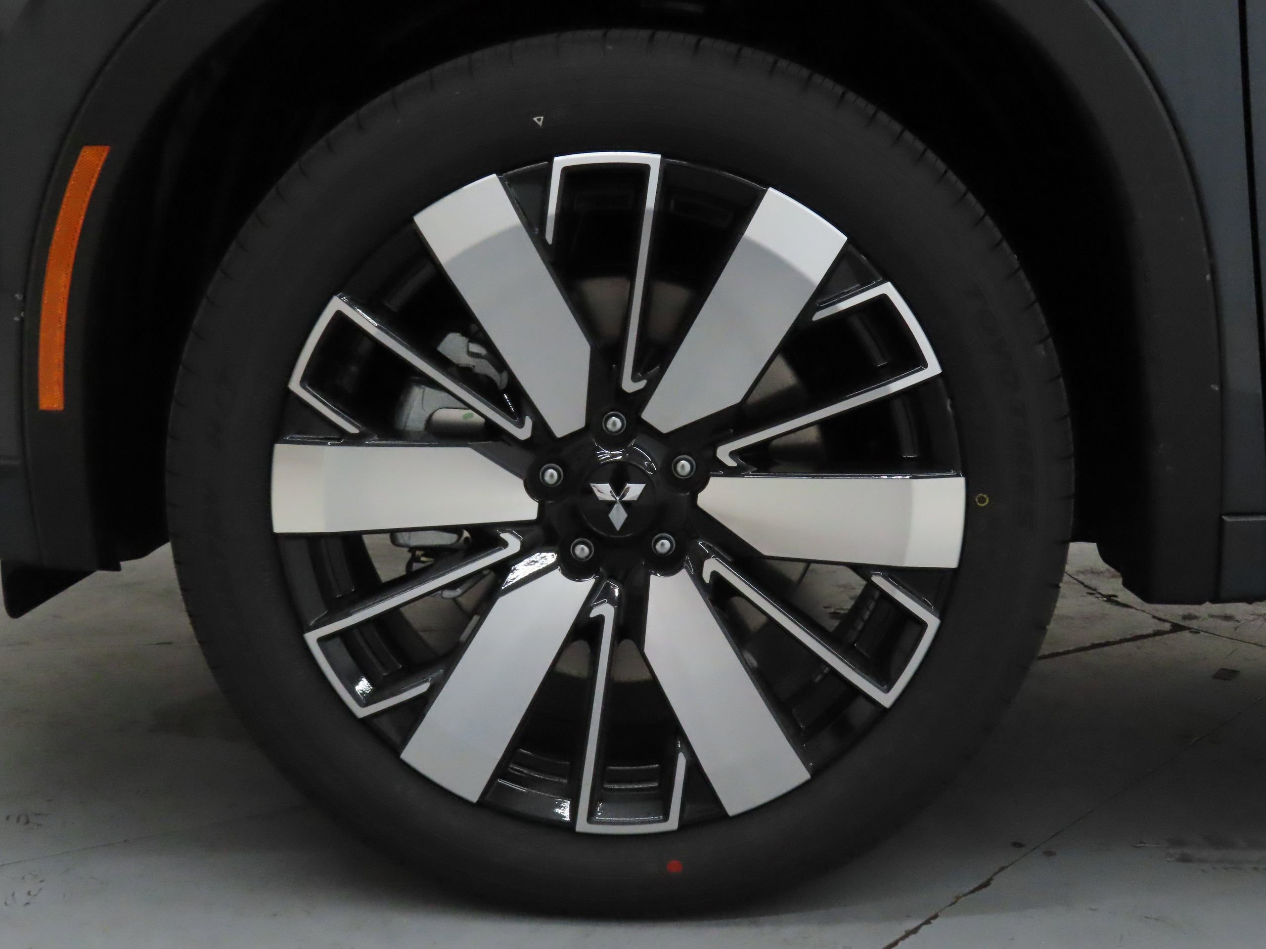 New 2026 Mitsubishi Outlander SEL FWD image 28