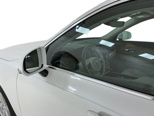 Used 2022 Volvo XC90 T5 Momentum image 10