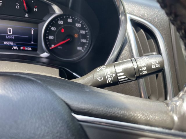 Used 2020 Chevrolet Equinox LT w/ Driver Convenience Package FWD image 25