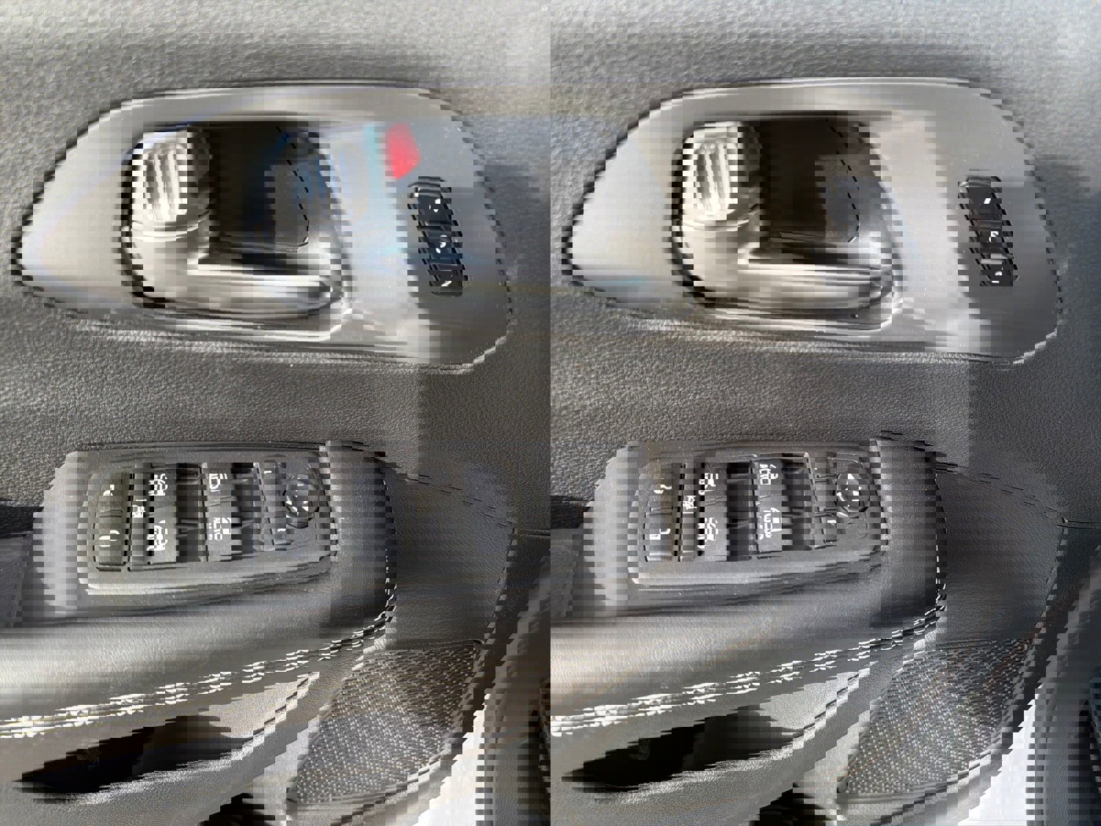 New 2026 Chrysler Pacifica Select image 19