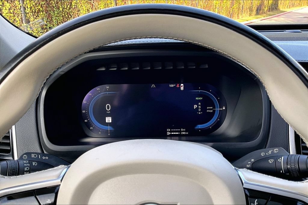 Certified 2023 Volvo XC90 T8 Ultimate AWD/4WD image 30