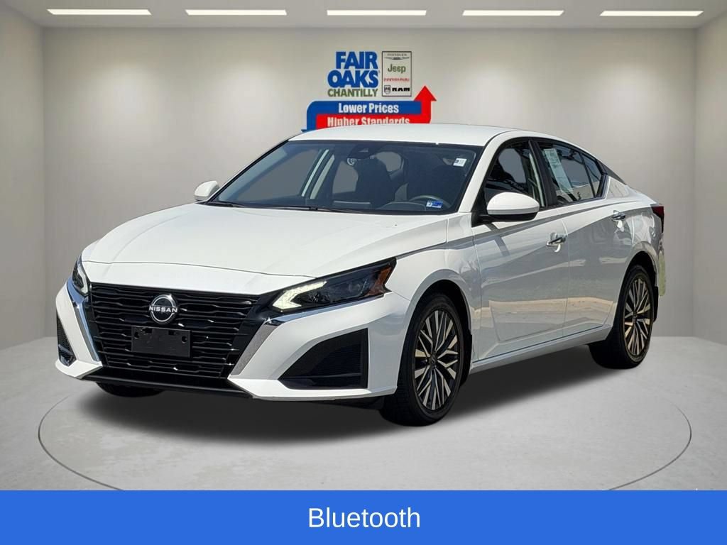 Used 2023 Nissan Altima 2.5 SV AWD/4WD image 3