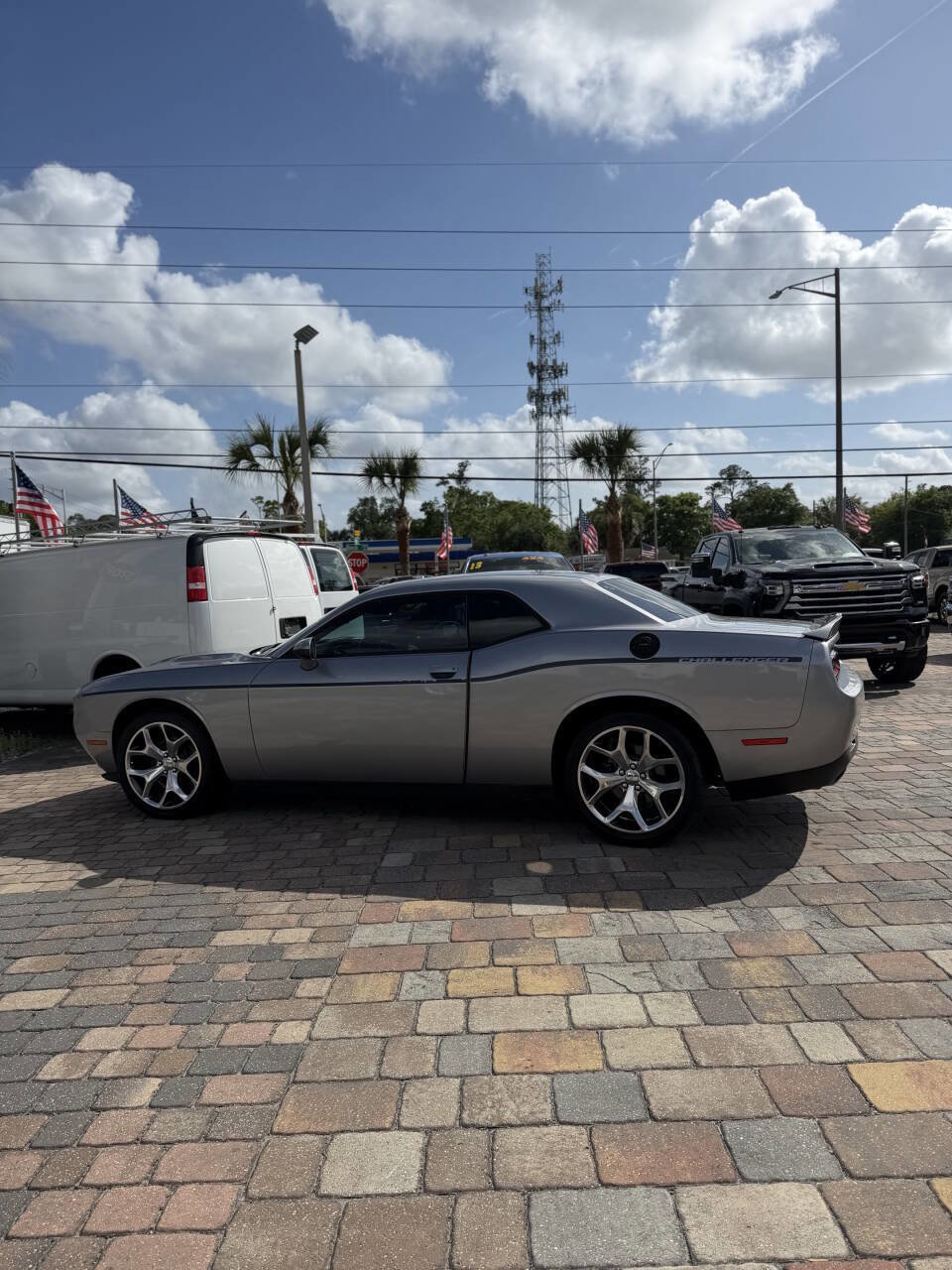 Used 2015 Dodge Challenger SXT Plus w/ Technology Group RWD image 9