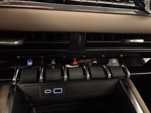 Used 2026 GMC Canyon Denali AWD/4WD image 33