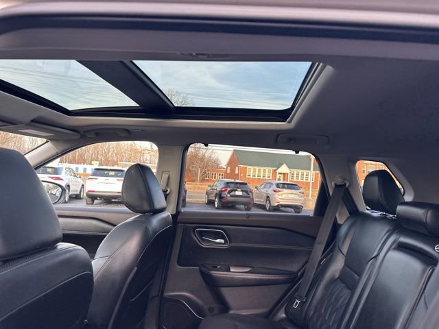 Used 2023 Nissan Rogue Platinum w/ Platinum Premium Package image 17