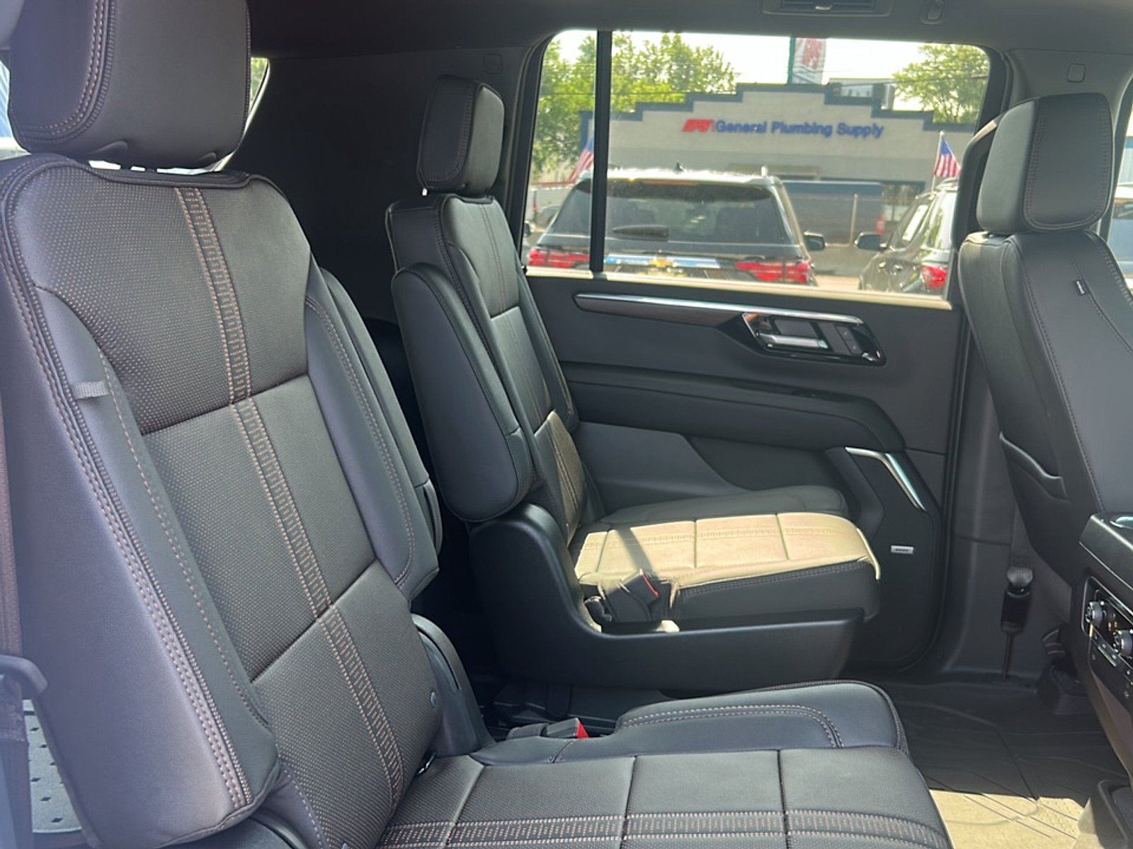 New 2026 Chevrolet Suburban High Country AWD/4WD image 15