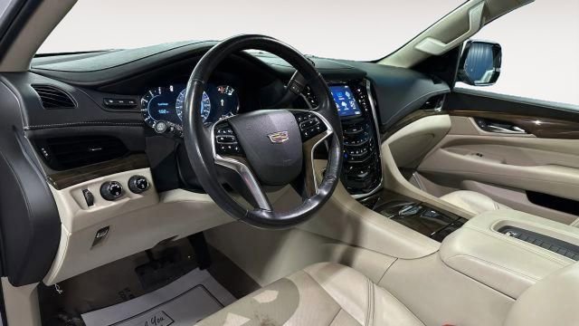 Used 2019 Cadillac Escalade Premium Luxury image 7