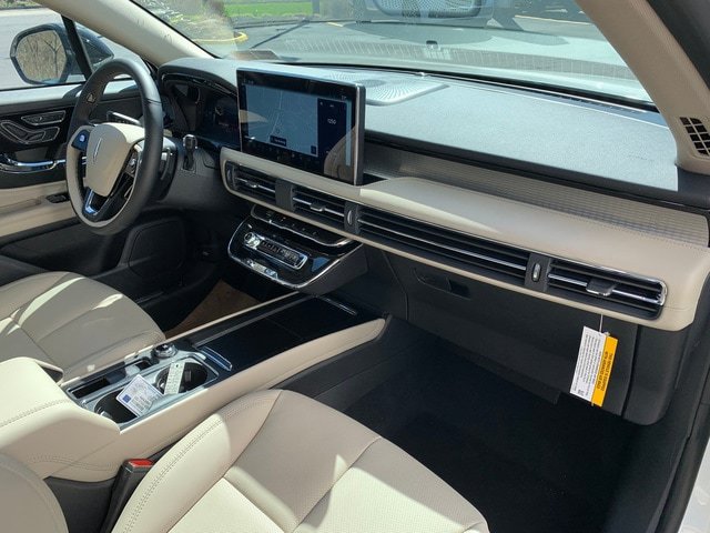 New 2026 Lincoln Corsair Premiere AWD/4WD image 12