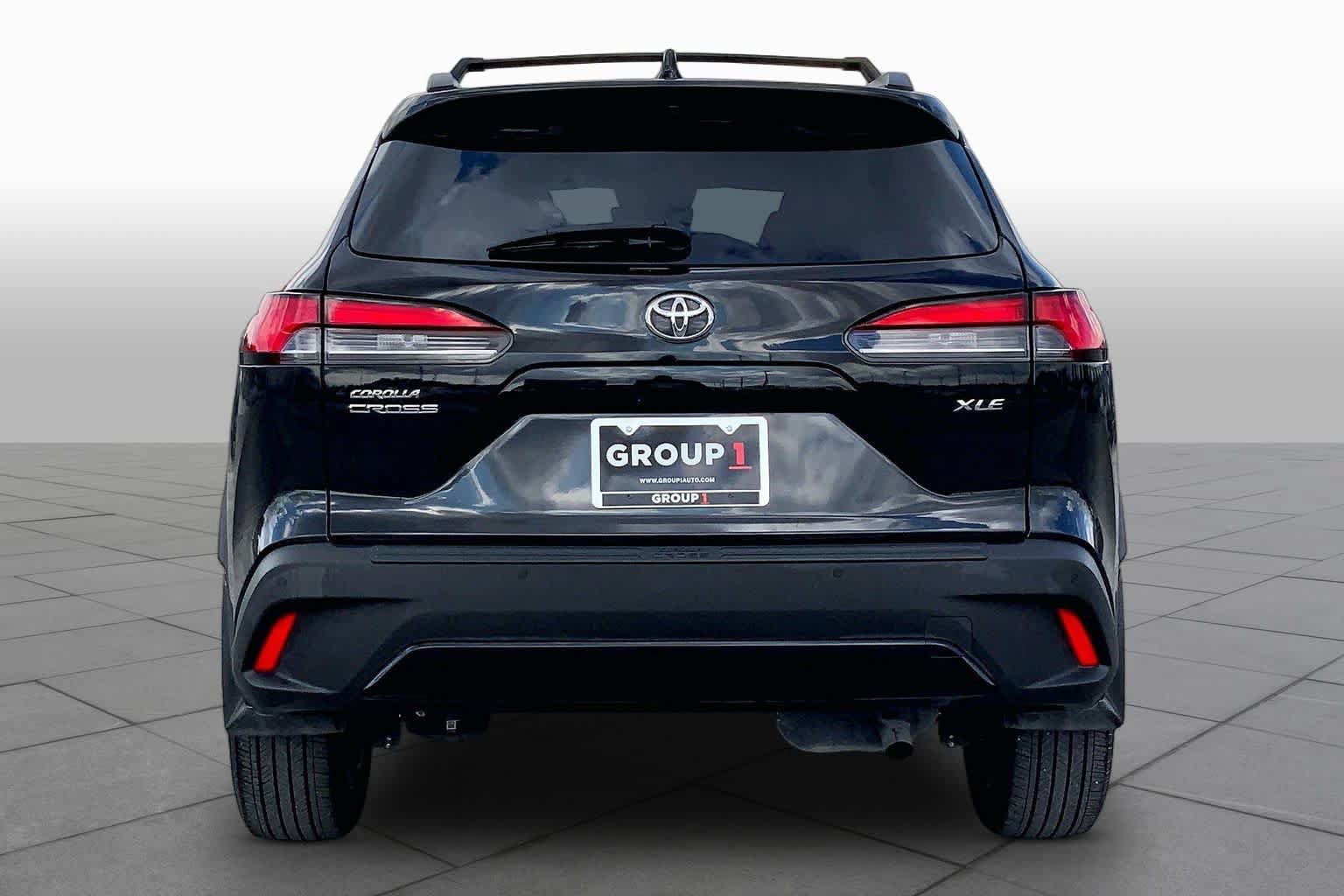 Used 2025 Toyota Corolla Cross XLE FWD image 5