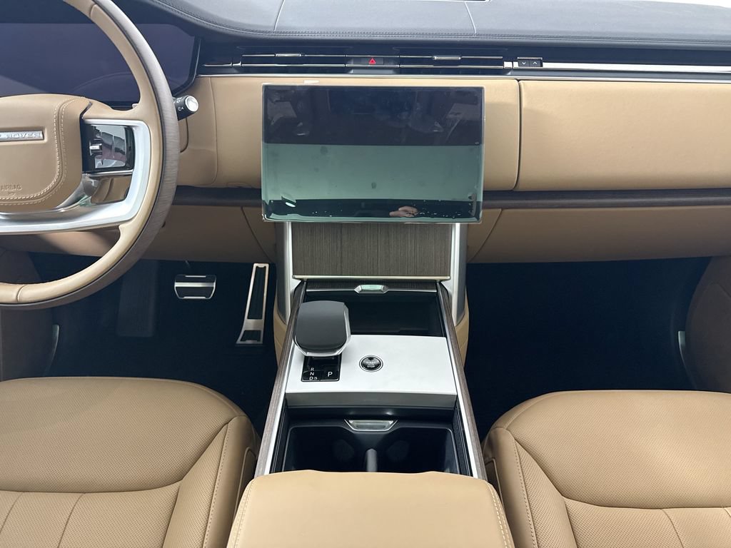 New 2026 Land Rover Range Rover Long Wheelbase SE AWD/4WD image 14