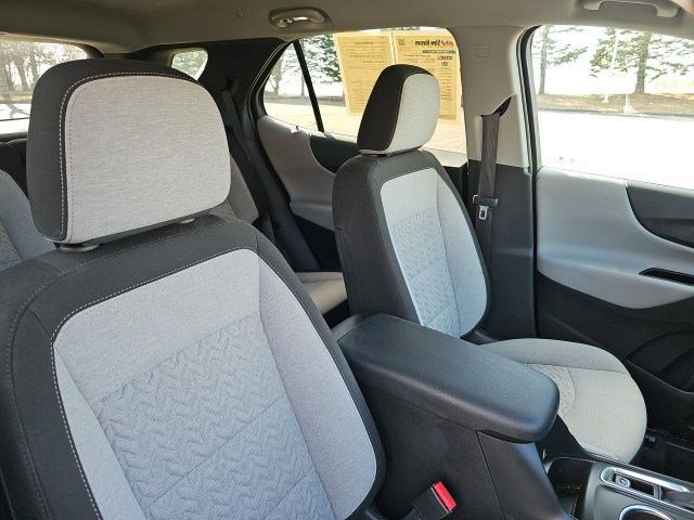 Used 2022 Chevrolet Equinox LT AWD/4WD image 12