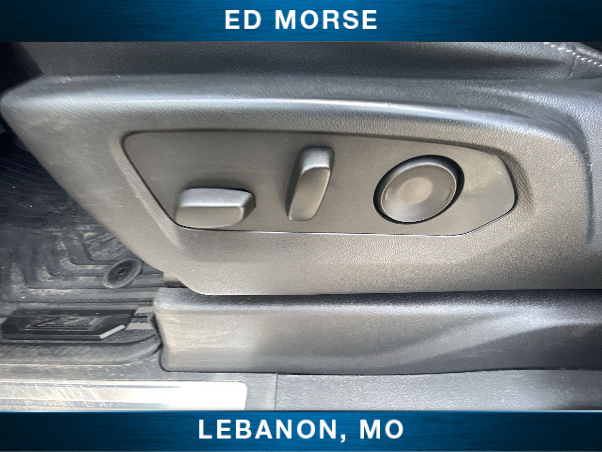 Certified 2023 Chevrolet Silverado 1500 LTZ w/ LTZ Convenience Package II AWD/4WD image 33