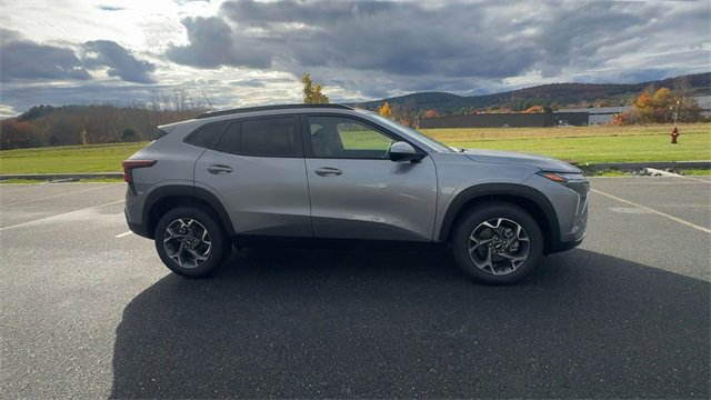 New 2026 Chevrolet Trax LT image 9