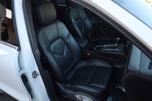 Used 2016 Porsche Macan S image 50