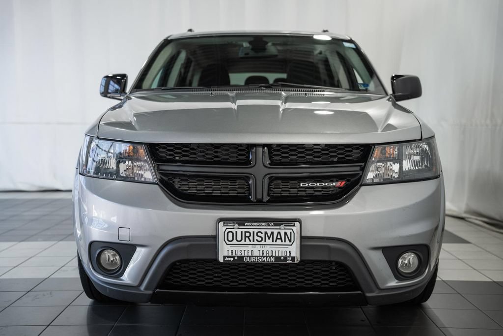 Used 2019 Dodge Journey SE w/ Premium Group FWD image 2