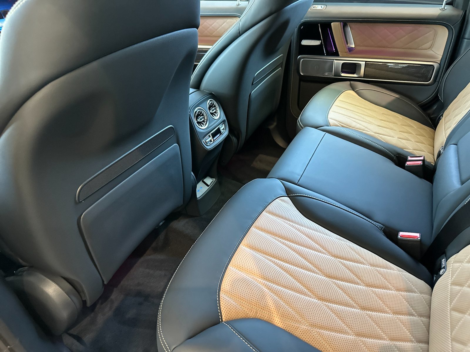 New 2027 Mercedes-Benz G 63 AMG 4MATIC image 12