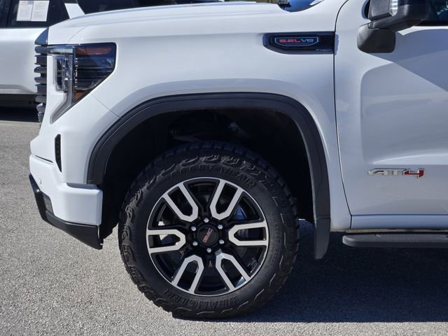 Used 2024 GMC Sierra 1500 AT4 w/ Technology Package AWD/4WD image 9