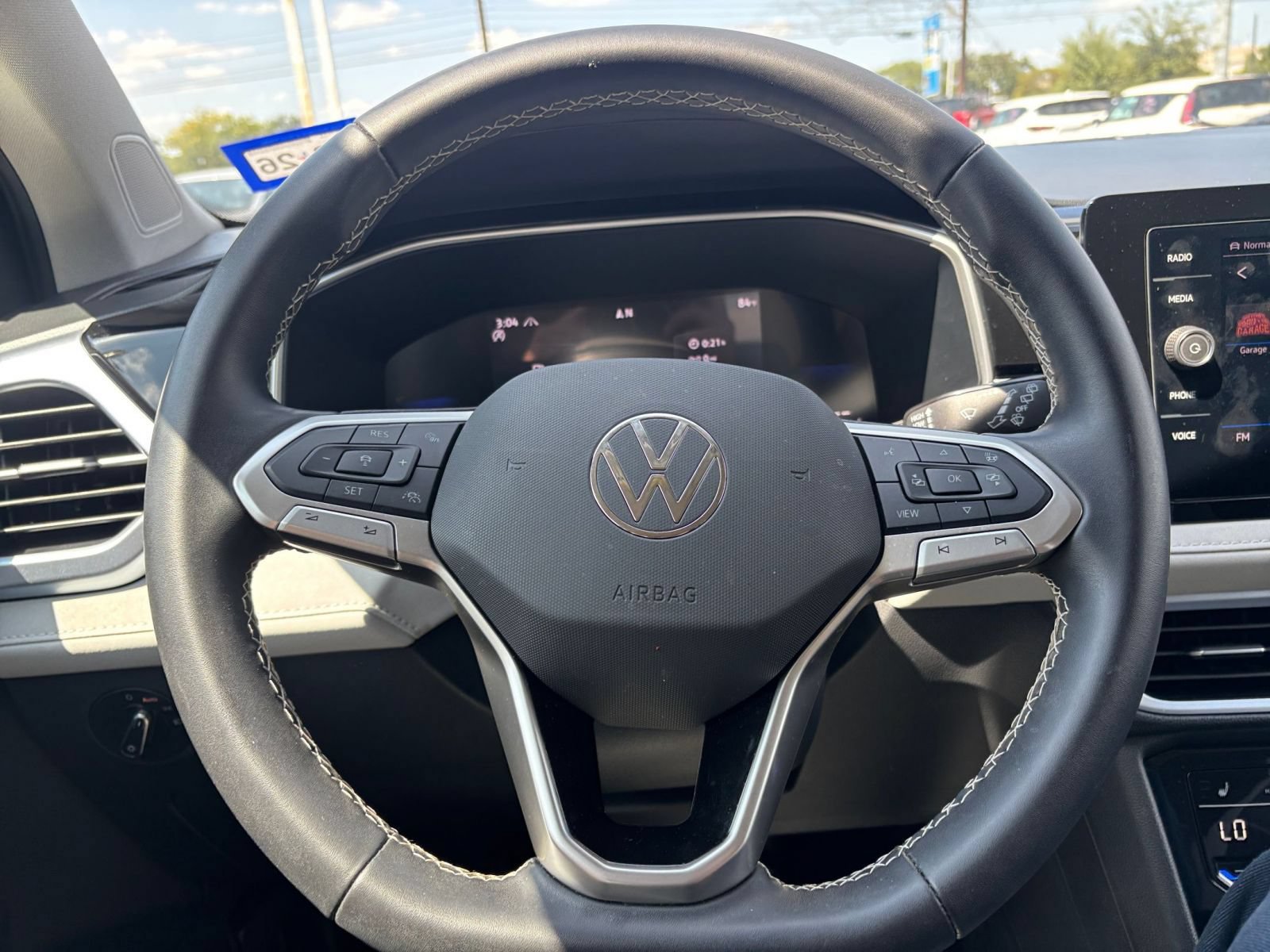 Used 2026 Volkswagen Taos SE AWD/4WD image 24