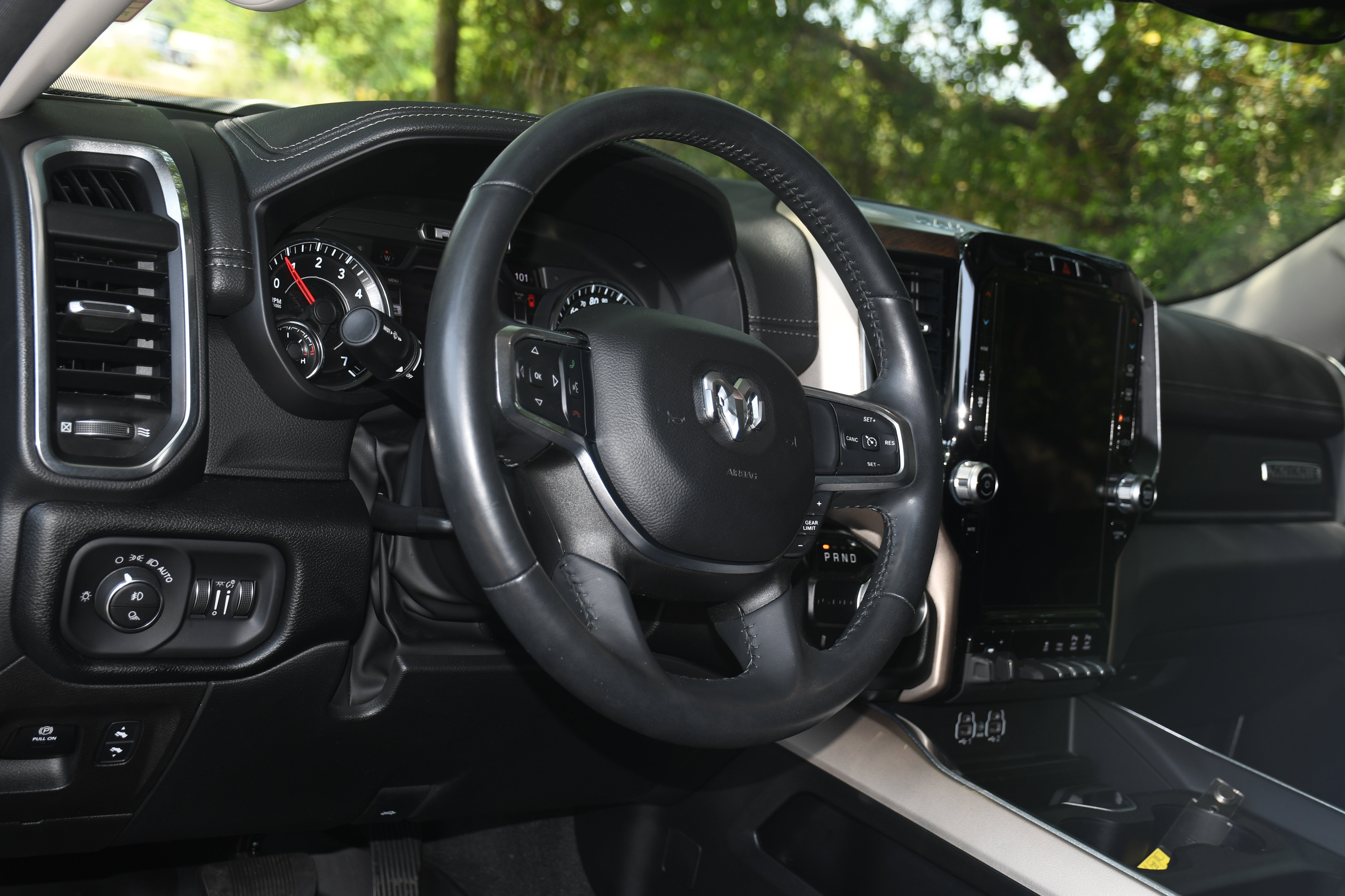 Used 2022 RAM 1500 Laramie w/ Laramie Southwest Edition RWD image 9