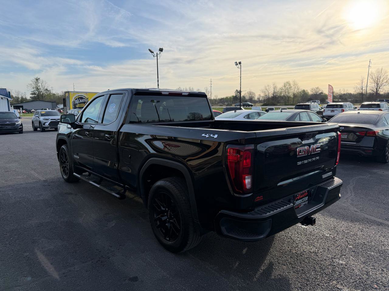 Used 2025 GMC Sierra 1500 Elevation AWD/4WD image 7