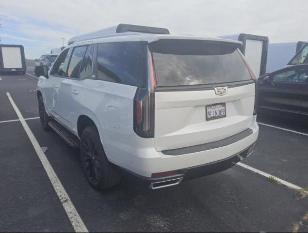 Used 2023 Cadillac Escalade Premium Luxury AWD/4WD image 7