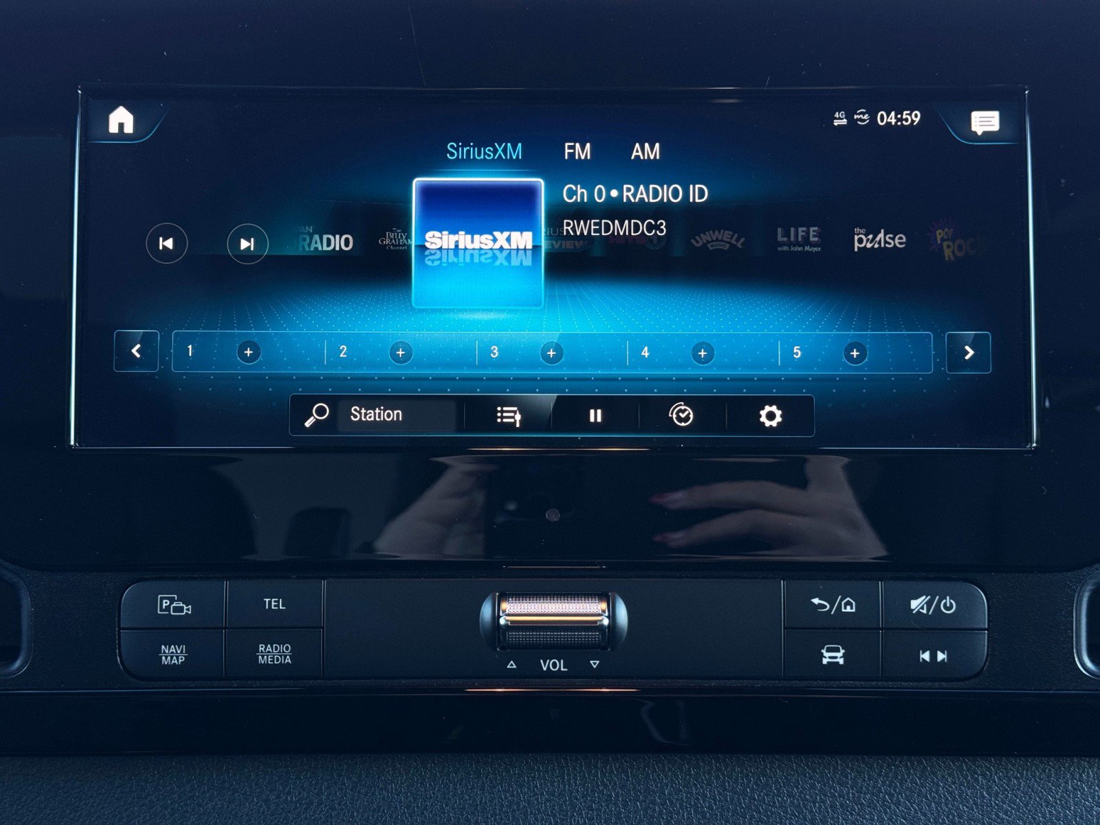 Used 2021 Mercedes-Benz Sprinter 2500 w/ Premium Plus Package image 28