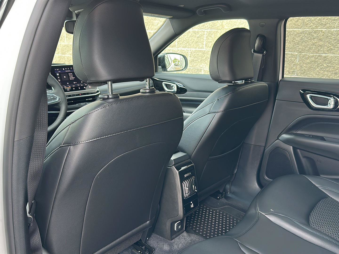 New 2026 Jeep Compass Latitude AWD/4WD image 29
