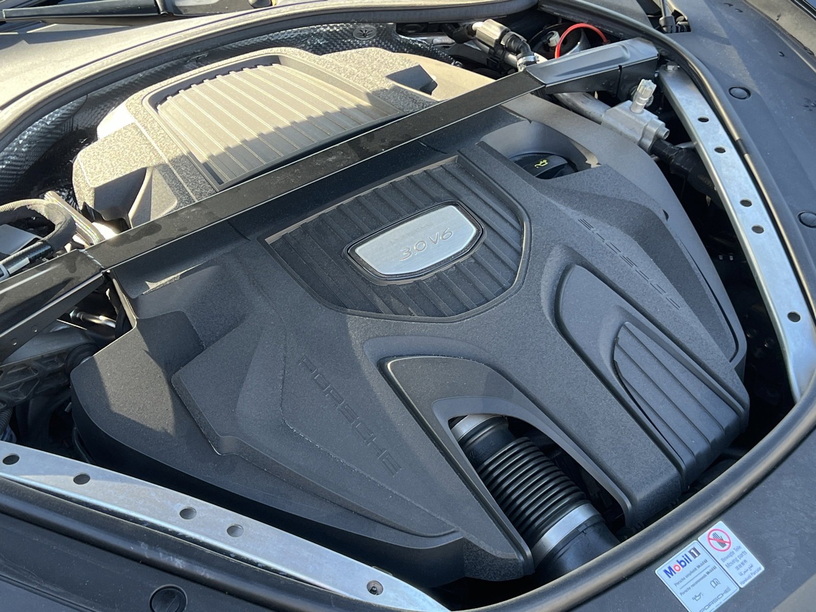 Certified 2020 Porsche Panamera Edition image 35