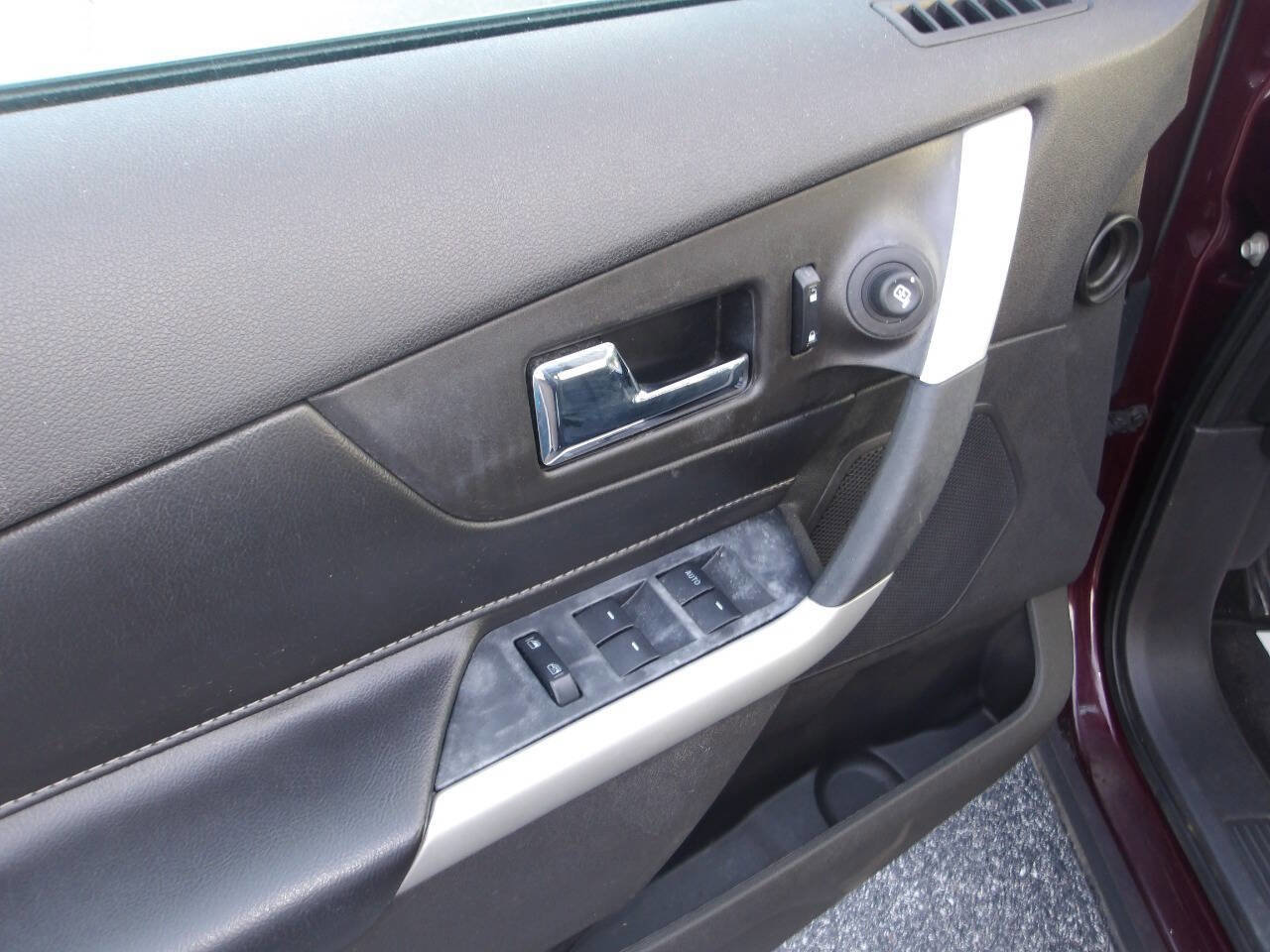 Used 2011 Ford Edge SE w/ 101A Rapid Spec Order Code image 9