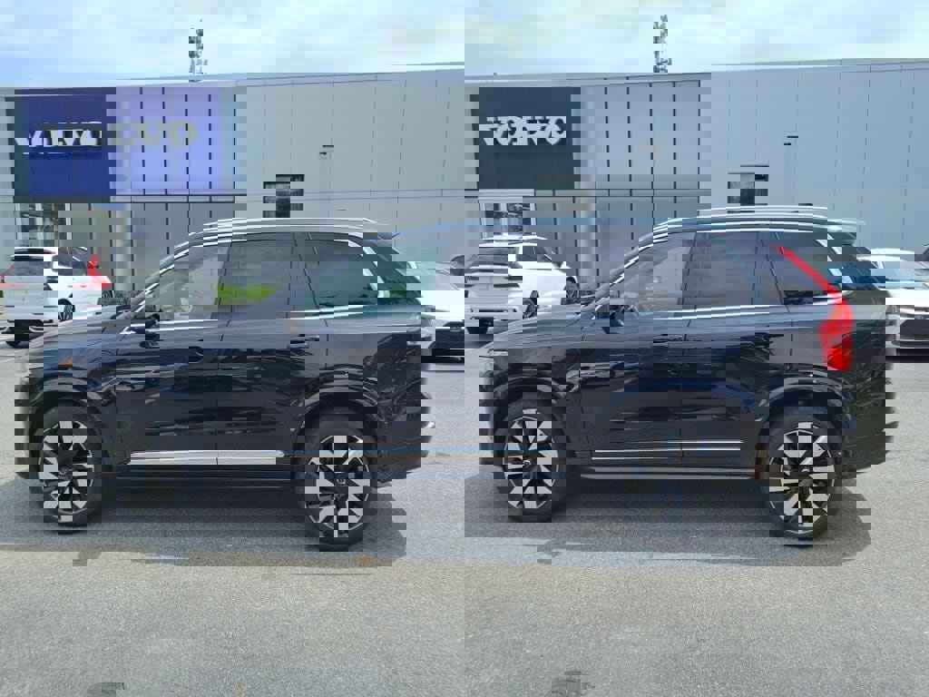 Used 2024 Volvo XC90 T8 Ultimate image 8